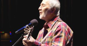 For more than 40 years Raffi, the folk singer-turned-rock star to kids, has been singing songs to delight the young at heart - CBS News