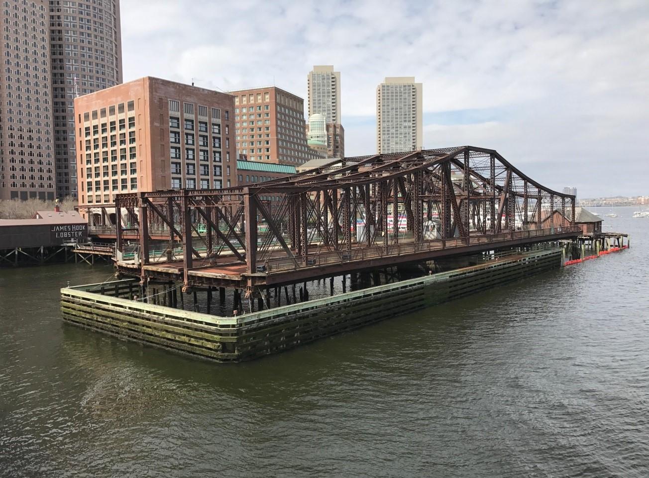 Photo of the current Northern Avenue Bridge